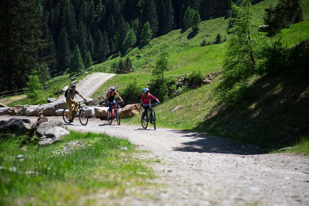 Alpen Hotel Rabbi Kültér fotó