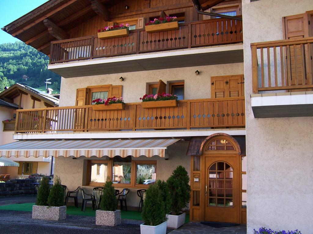 Alpen Hotel Rabbi Kültér fotó